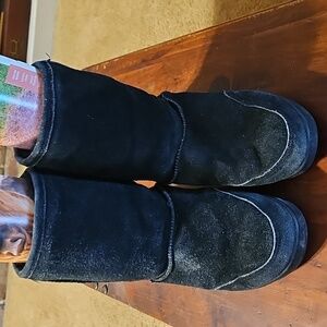 BearPaw Black Fleece-Lined Footwear